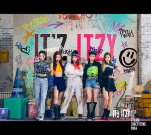 ITZY: It'z Itzy (Limited Edition) (Version A) (incl. Photobook)